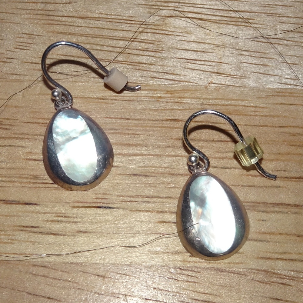 SU 925 SS MOP Teardrop Dangle Pierced Earrings